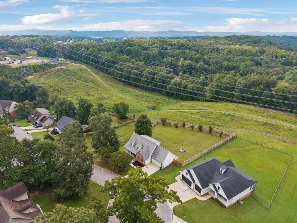 1718 Magnum Lane Soddy Daisy, TN 37379