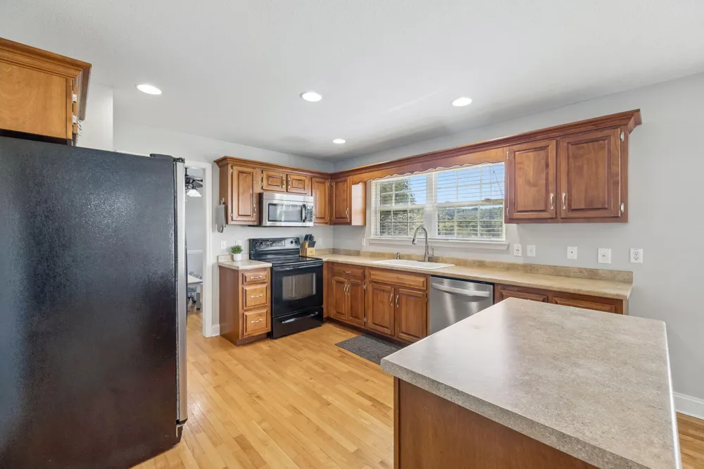 1718 Magnum Lane Soddy Daisy, TN 37379