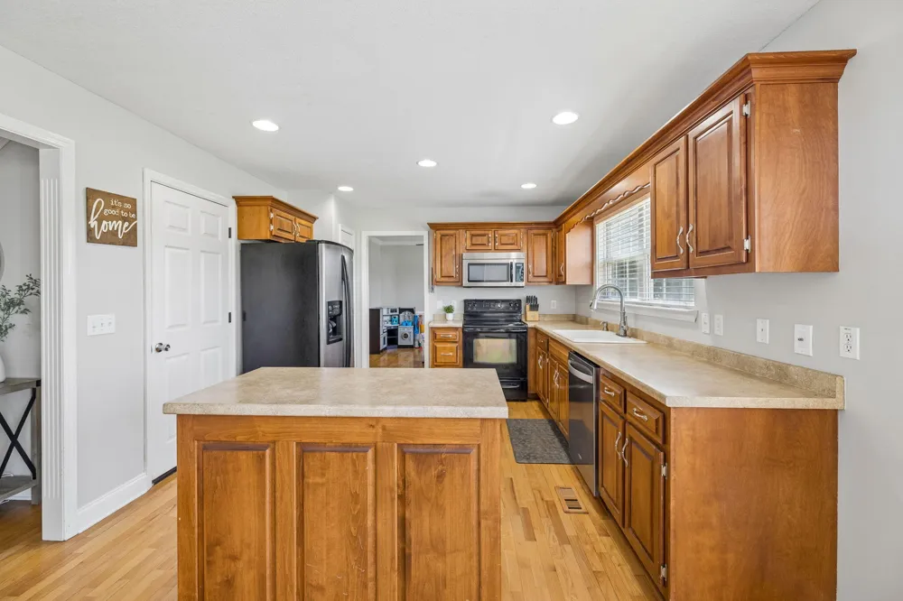 1718 Magnum Lane Soddy Daisy, TN 37379