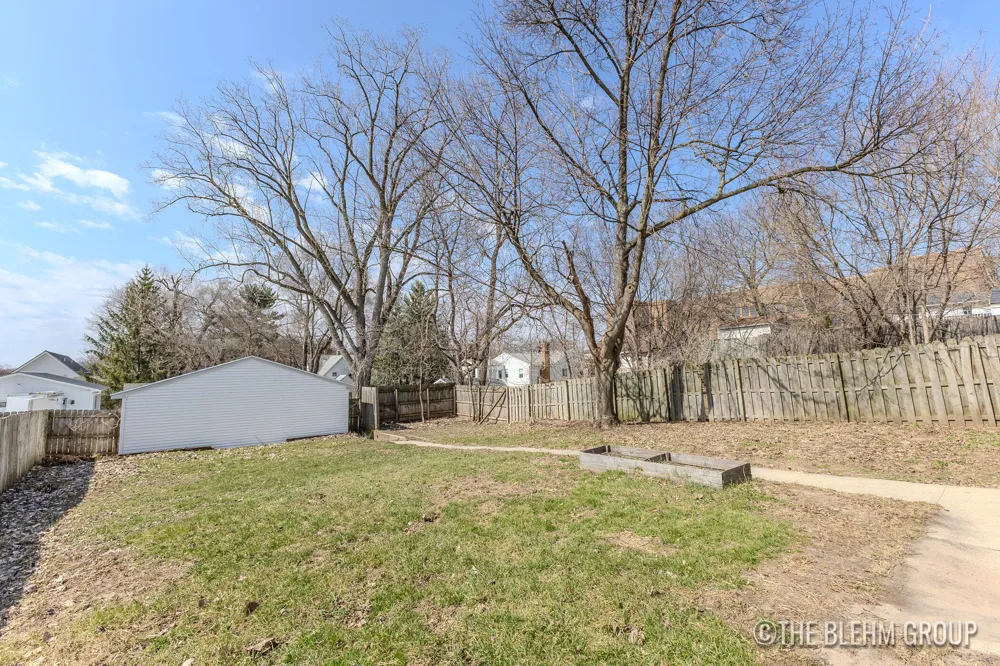 727 Emerald Avenue NE Grand Rapids, MI 49503