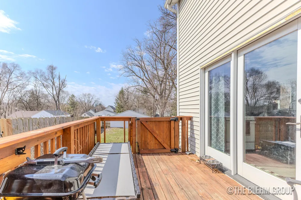 727 Emerald Avenue NE Grand Rapids, MI 49503