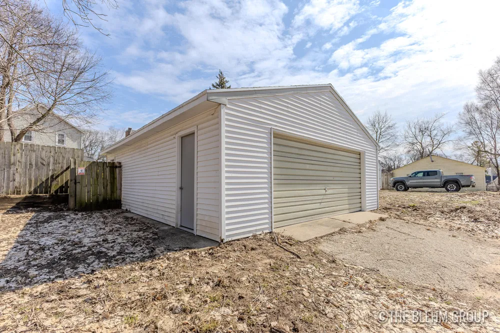 727 Emerald Avenue NE Grand Rapids, MI 49503