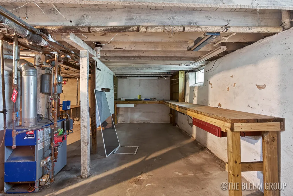 727 Emerald Avenue NE Grand Rapids, MI 49503