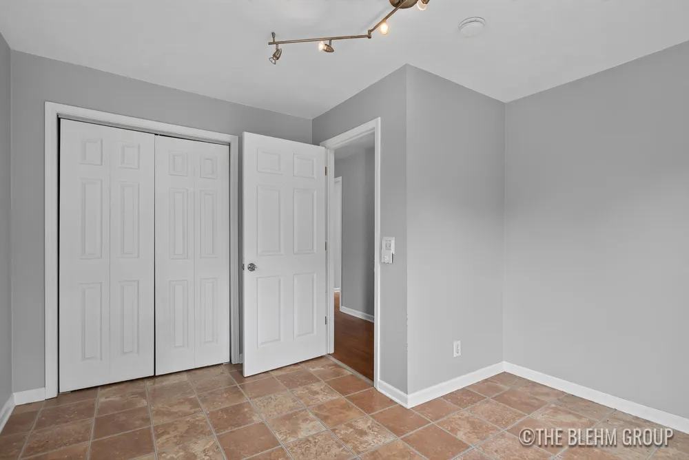 727 Emerald Avenue NE Grand Rapids, MI 49503