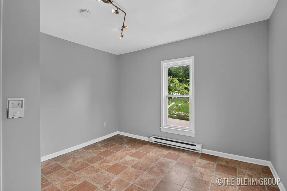 727 Emerald Avenue NE Grand Rapids, MI 49503