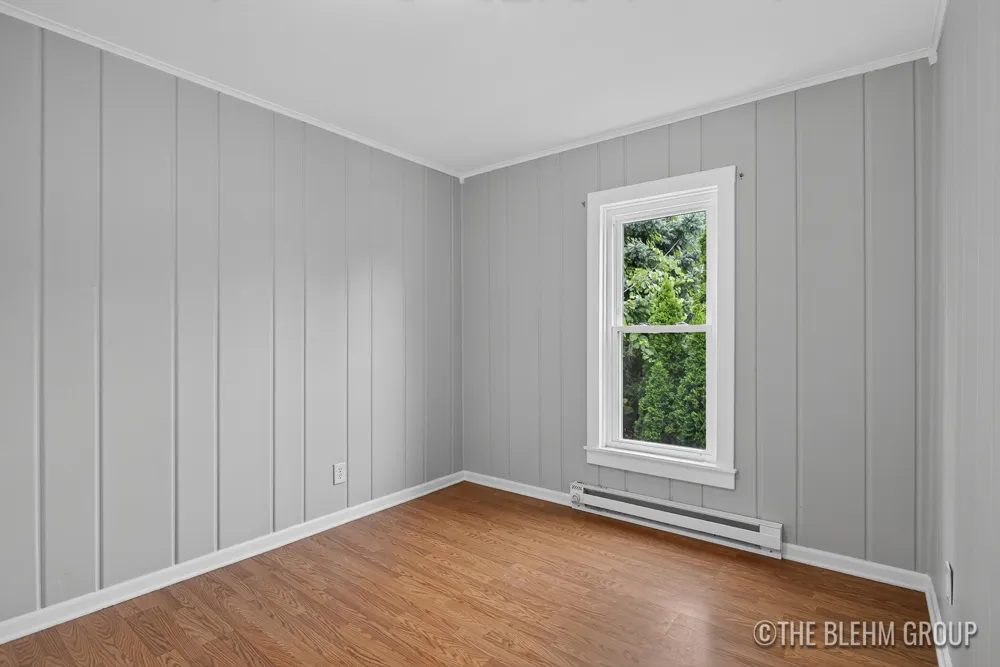 727 Emerald Avenue NE Grand Rapids, MI 49503