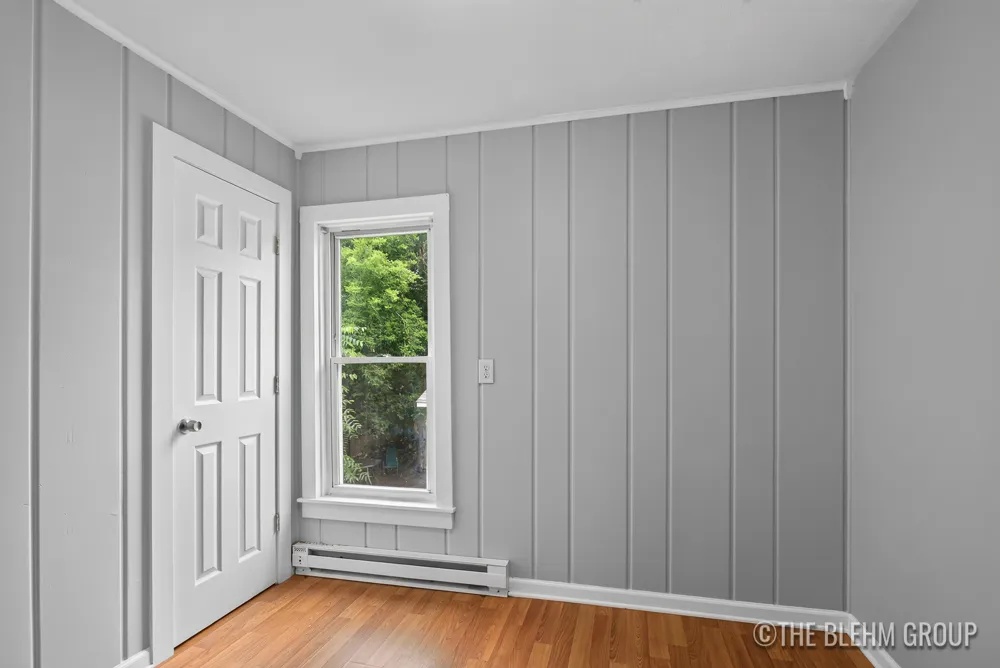 727 Emerald Avenue NE Grand Rapids, MI 49503
