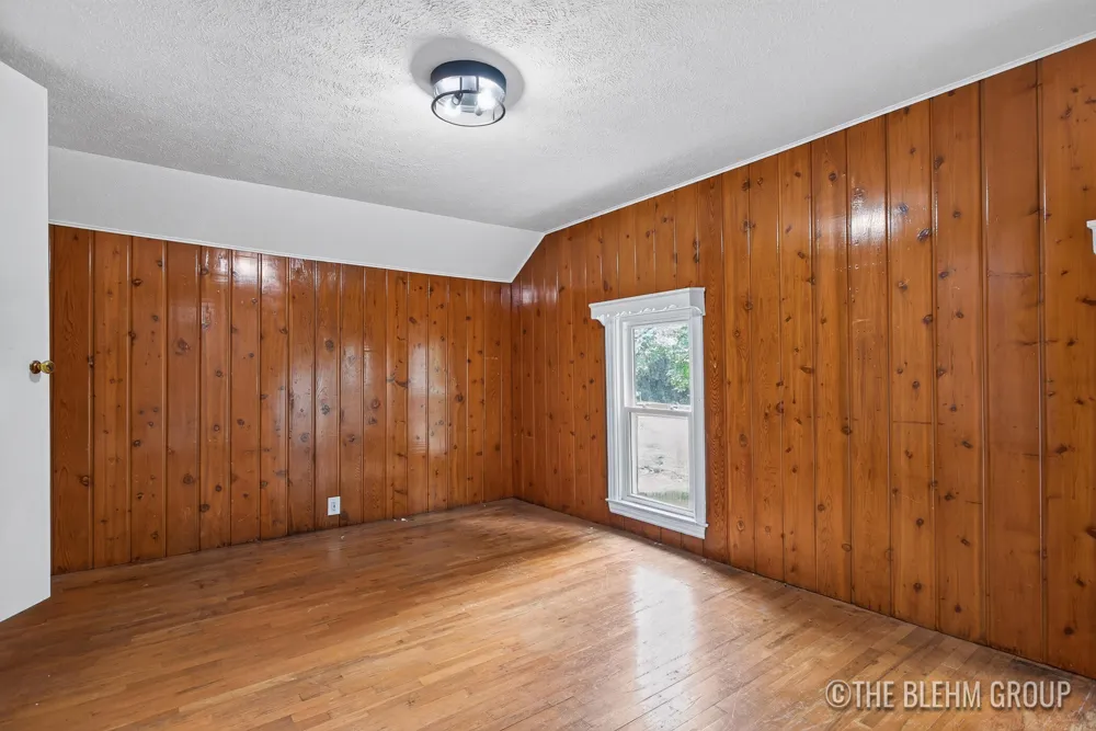 727 Emerald Avenue NE Grand Rapids, MI 49503