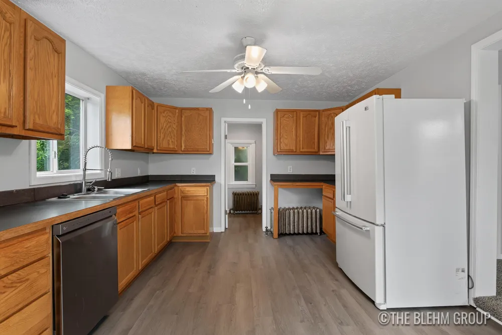 727 Emerald Avenue NE Grand Rapids, MI 49503
