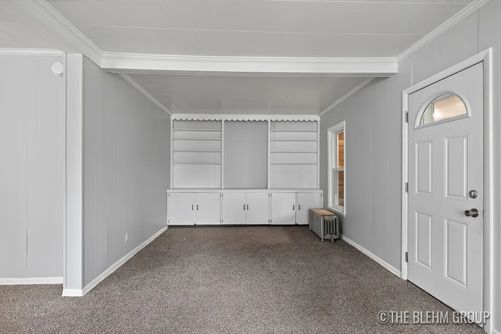 727 Emerald Avenue NE Grand Rapids, MI 49503