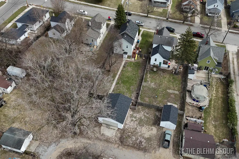 727 Emerald Avenue NE Grand Rapids, MI 49503