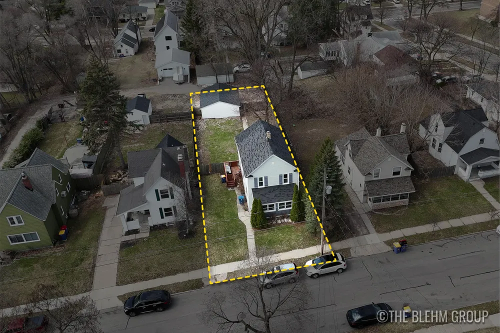 727 Emerald Avenue NE Grand Rapids, MI 49503