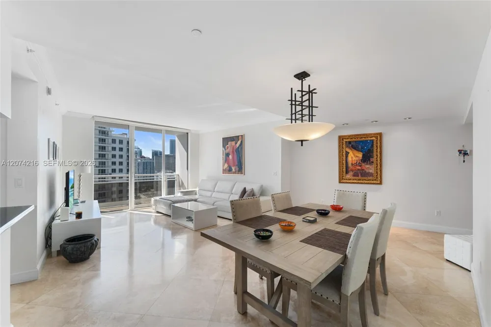 901 Brickell Key Blvd #2801 Miami, FL 33131