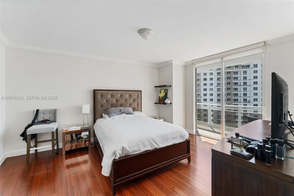 901 Brickell Key Blvd #2801 Miami, FL 33131