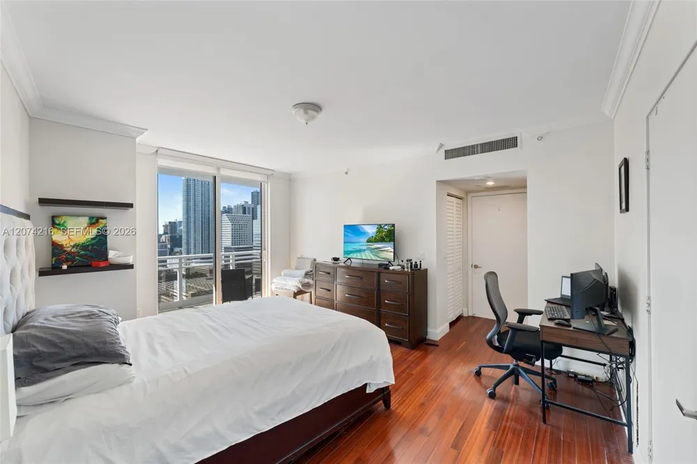 901 Brickell Key Blvd #2801 Miami, FL 33131