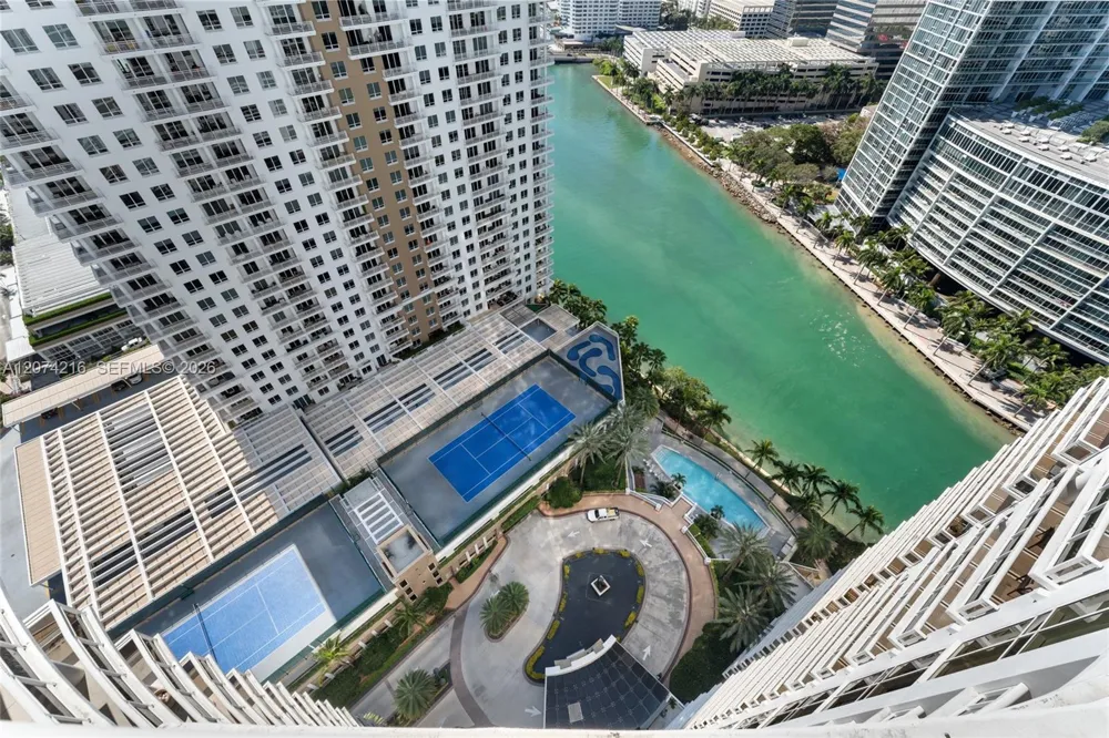 901 Brickell Key Blvd #2801 Miami, FL 33131