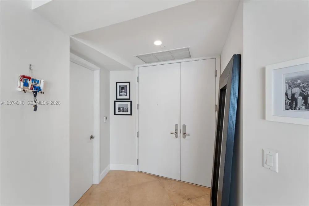 901 Brickell Key Blvd #2801 Miami, FL 33131