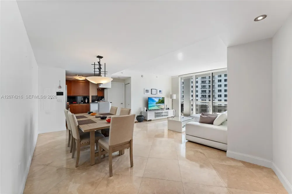 901 Brickell Key Blvd #2801 Miami, FL 33131