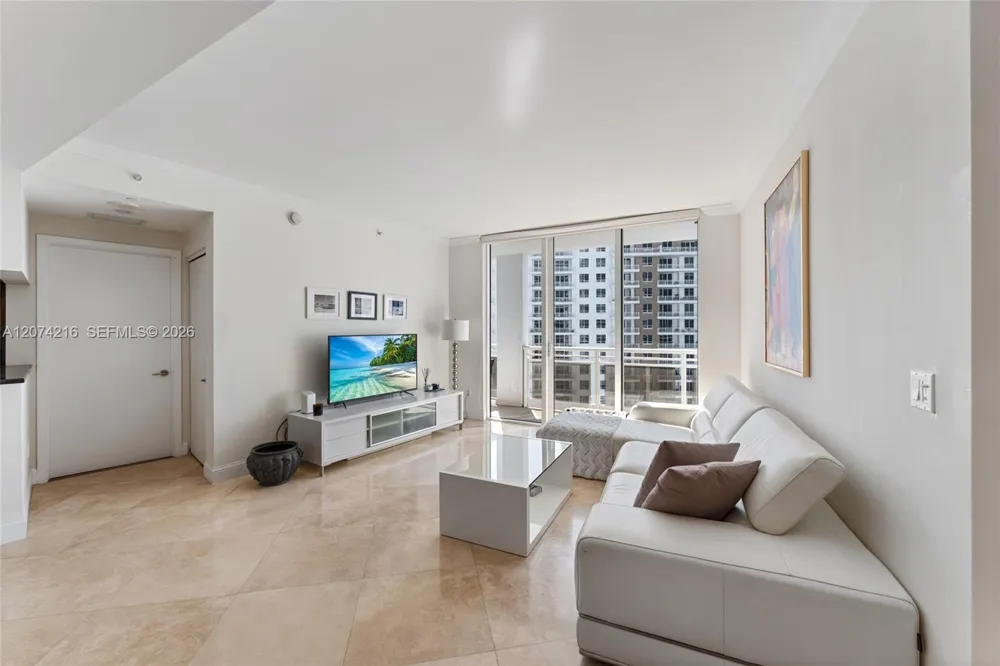 901 Brickell Key Blvd #2801 Miami, FL 33131