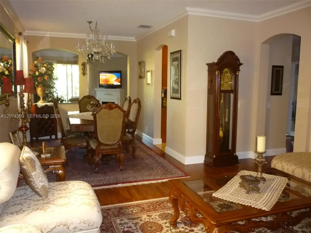 644 Conservation Dr Weston, FL 33327