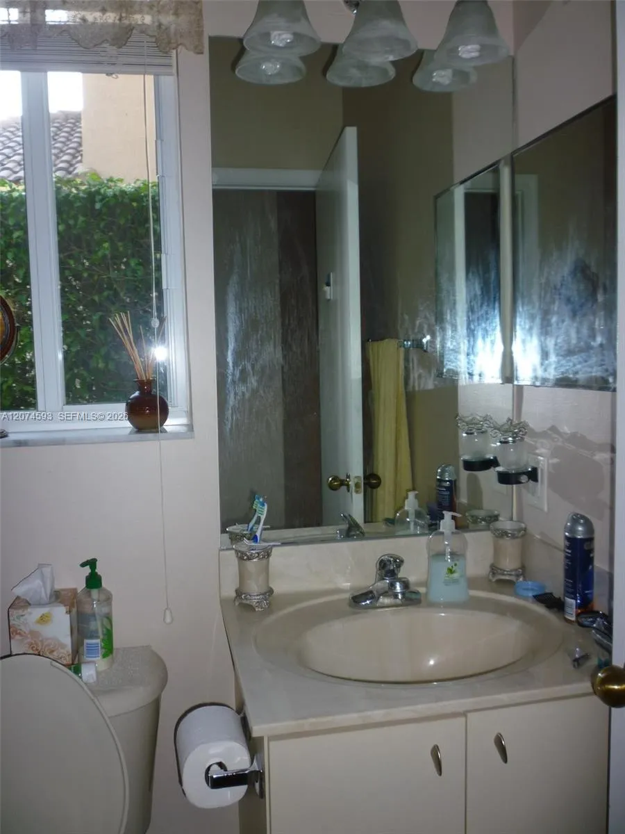 644 Conservation Dr Weston, FL 33327