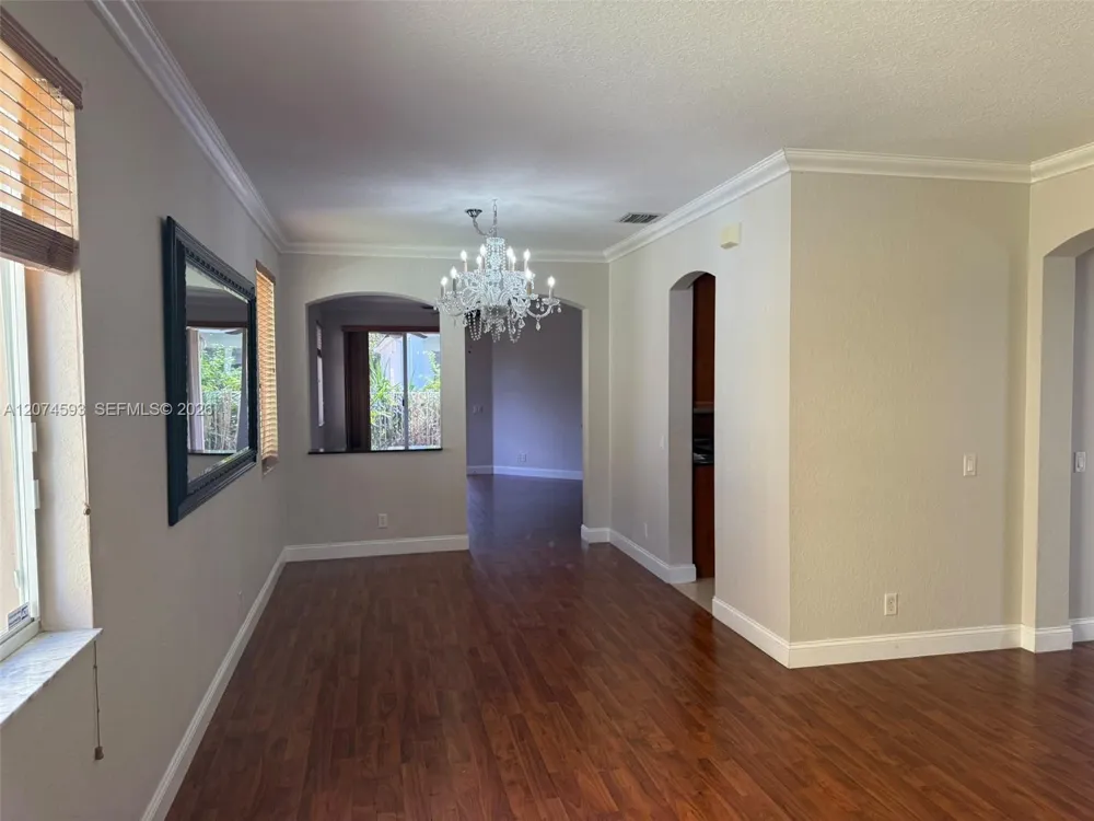 644 Conservation Dr Weston, FL 33327
