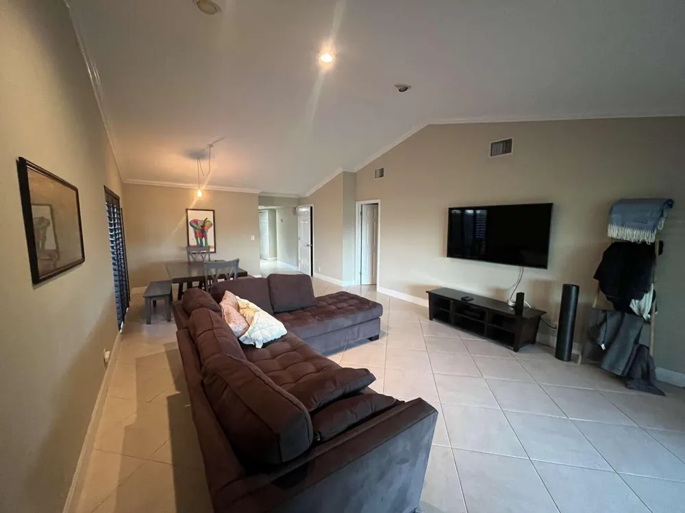 16233 Laurel Drive #17 Weston, FL 33326