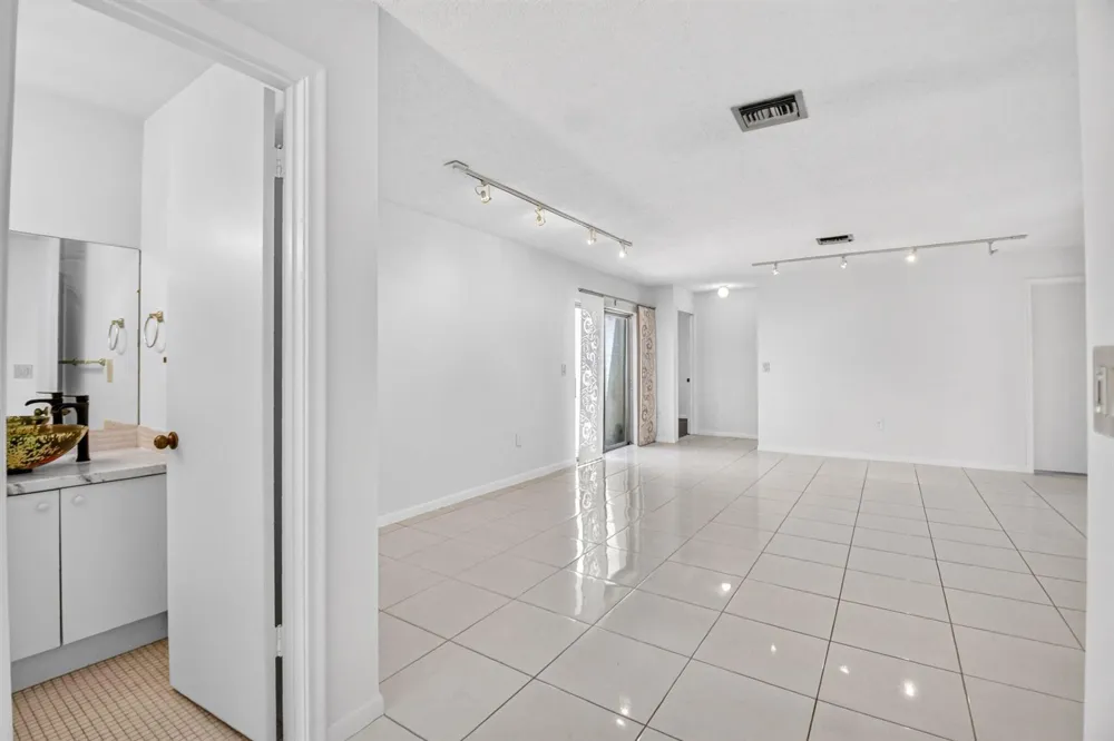 6747 Starkeys Place Lake Worth, FL 33467