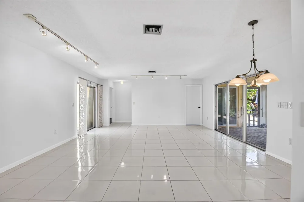 6747 Starkeys Place Lake Worth, FL 33467