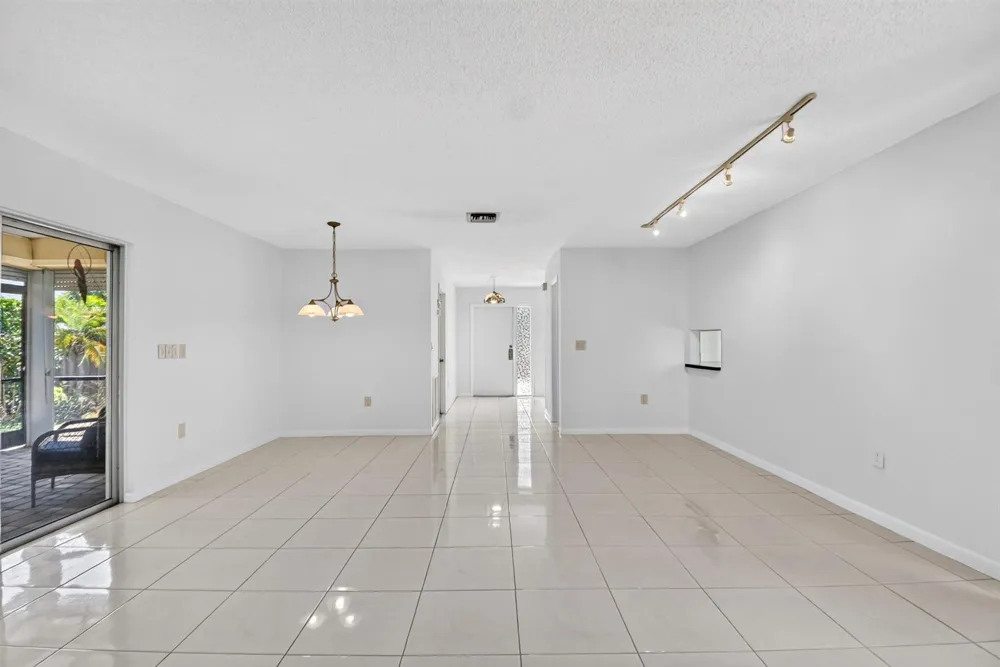 6747 Starkeys Place Lake Worth, FL 33467