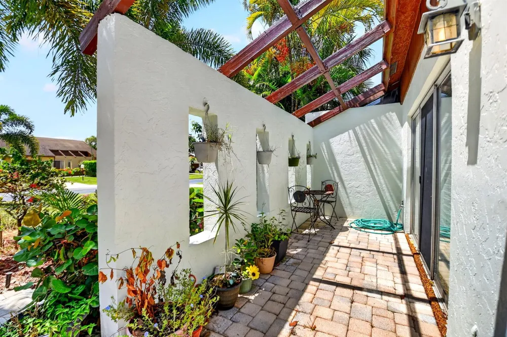 6747 Starkeys Place Lake Worth, FL 33467