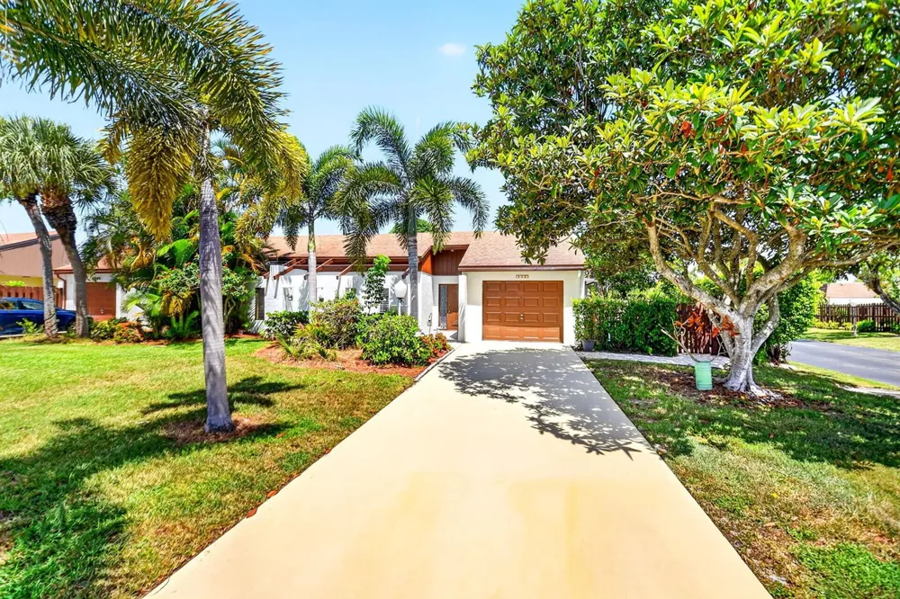 6747 Starkeys Place Lake Worth, FL 33467