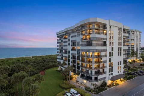 2800 HIGHWAY A1A #302