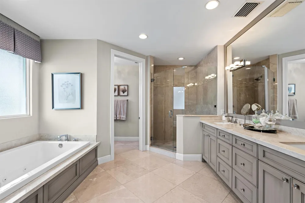 2520 NE 35th Street Lighthouse Point, FL 33064