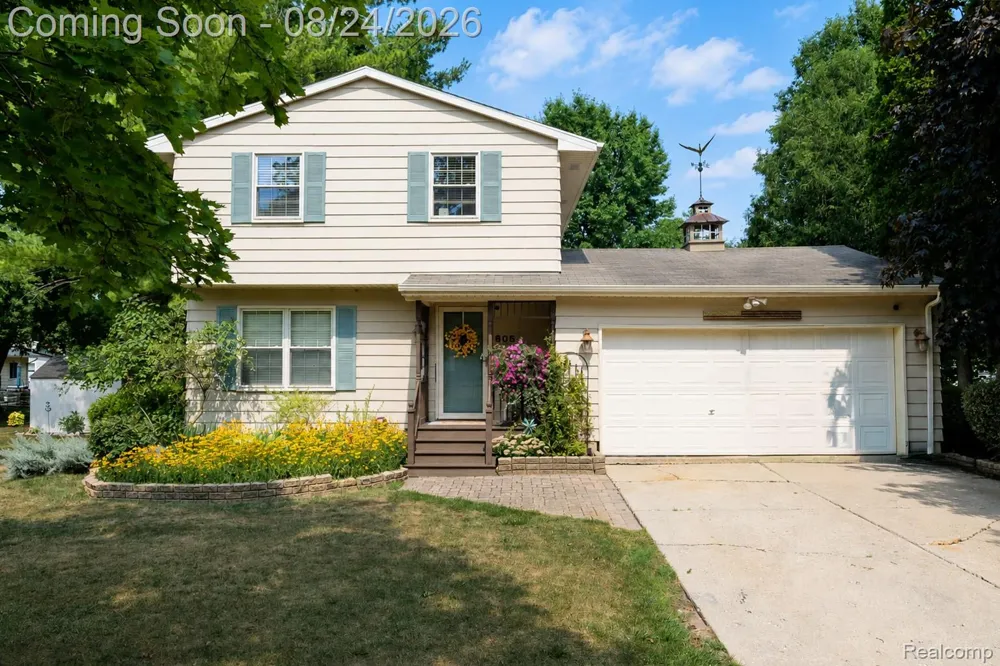 605 Autumn Drive Flushing City, MI 48433