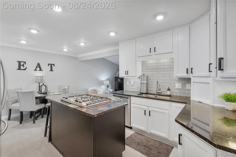605 Autumn Drive Flushing City, MI 48433