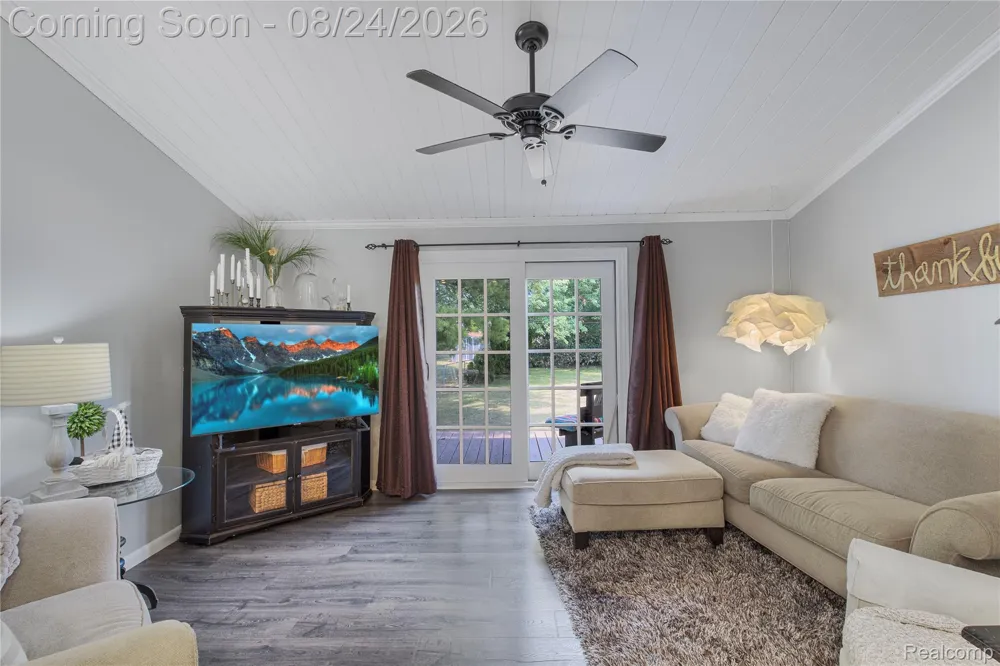 605 Autumn Drive Flushing City, MI 48433