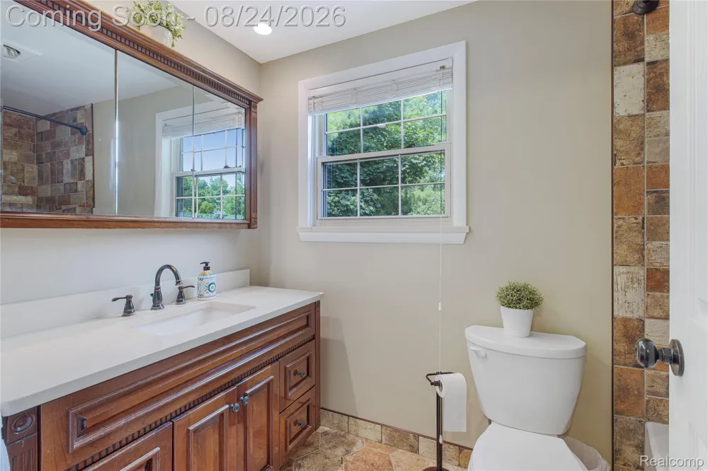 605 Autumn Drive Flushing City, MI 48433