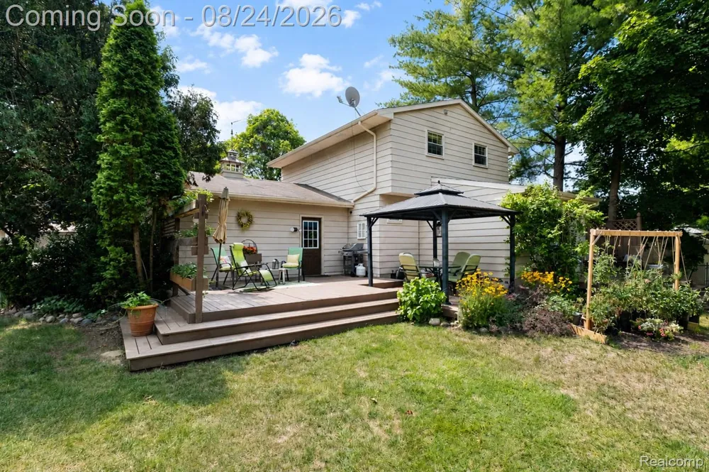605 Autumn Drive Flushing City, MI 48433
