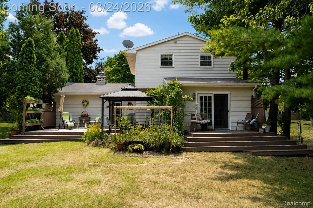 605 Autumn Drive Flushing City, MI 48433