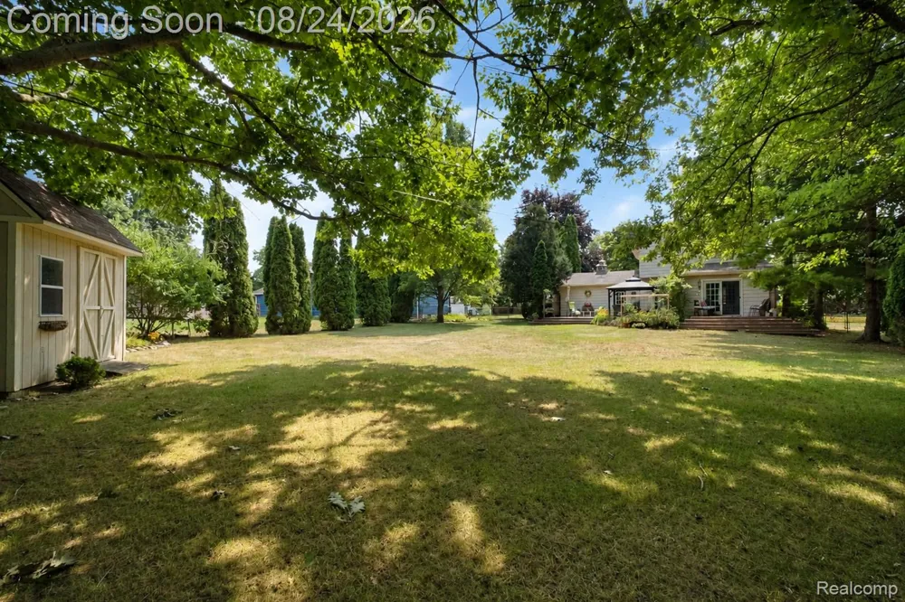 605 Autumn Drive Flushing City, MI 48433