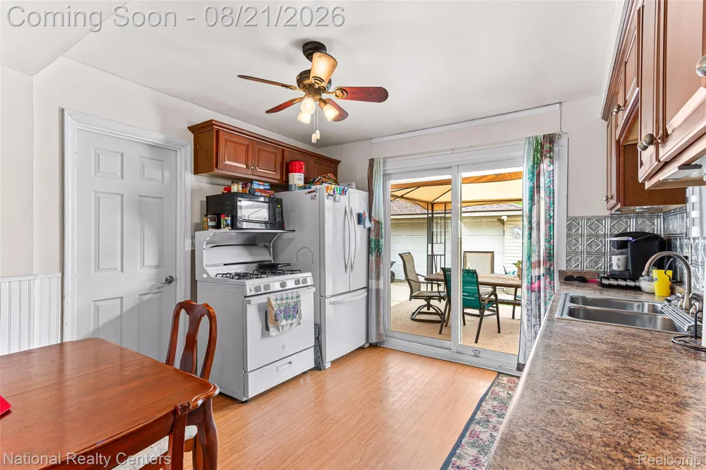 1721 S. Walton Street Westland City, MI 48186