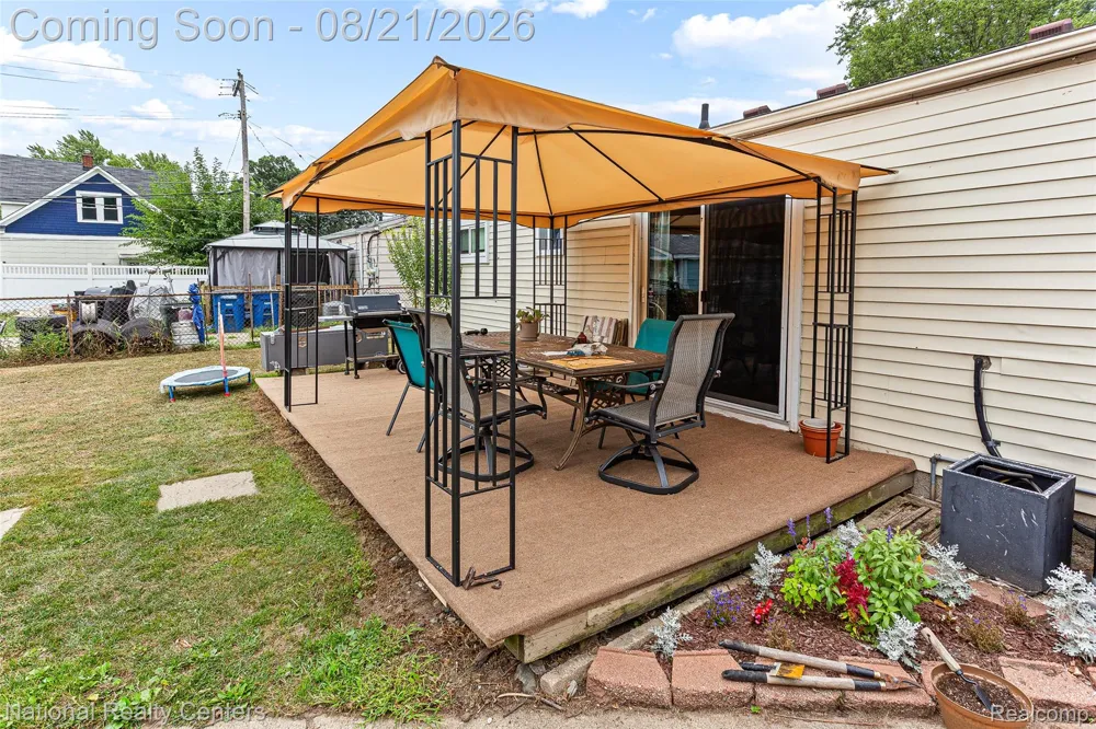 1721 S. Walton Street Westland City, MI 48186