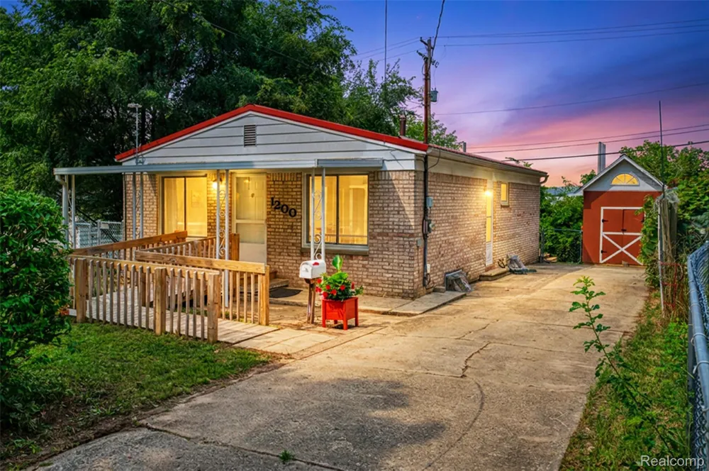 1200 S Holmes Street Lansing City, MI 48912