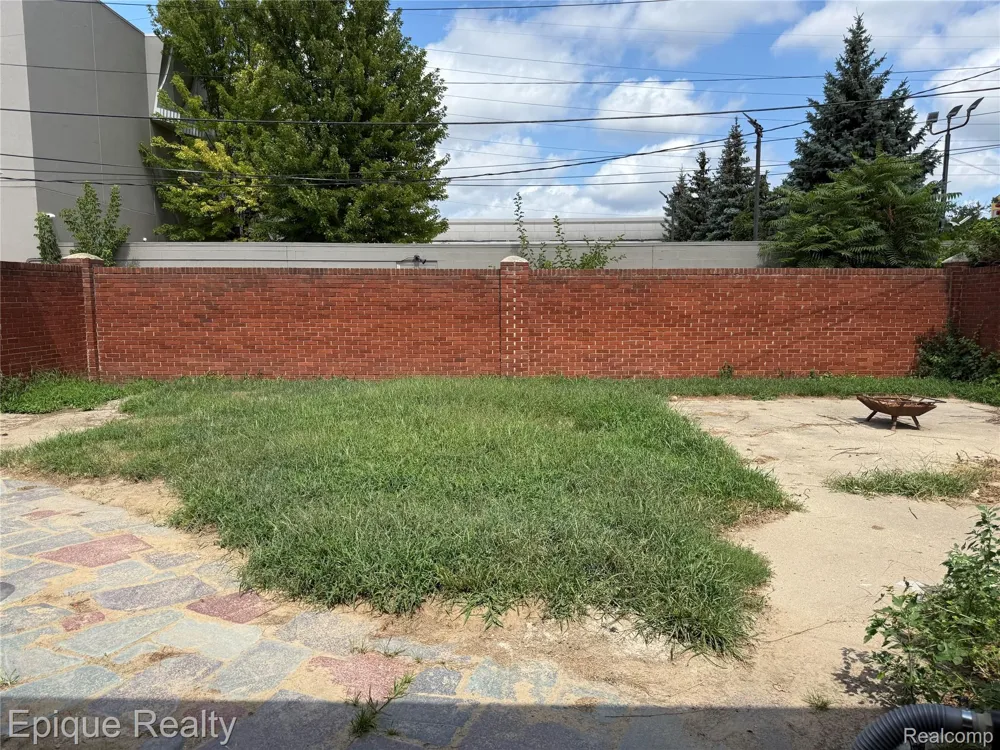 20560 Braile Street Detroit City, MI 48219