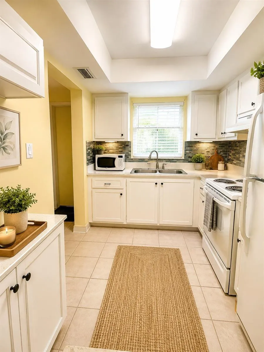 4111 HERON WAY #E-103 Bradenton, FL 34205