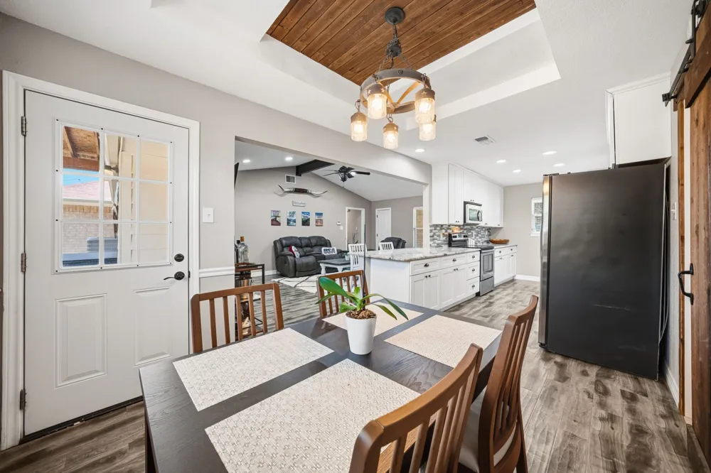 119 Prairie Creek Road Red Oak, TX 75154