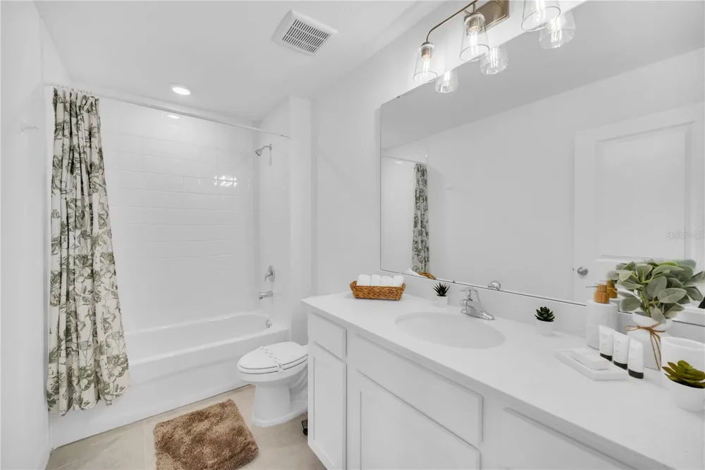 657 LONGBOAT DRIVE Davenport, FL 33896