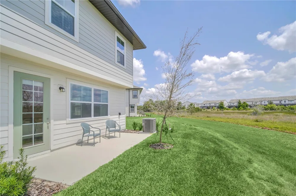 657 LONGBOAT DRIVE Davenport, FL 33896