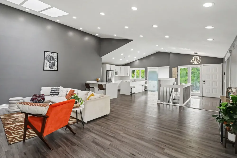 5655 Hillcrest Circle E West Bloomfield Charter Township, MI 48322